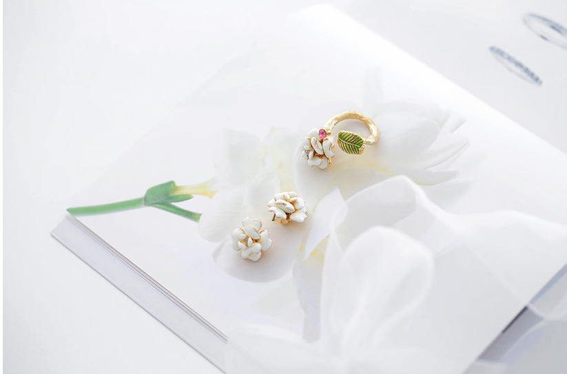 Everlasting Flower Ring