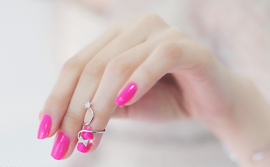 Point Nail Ring