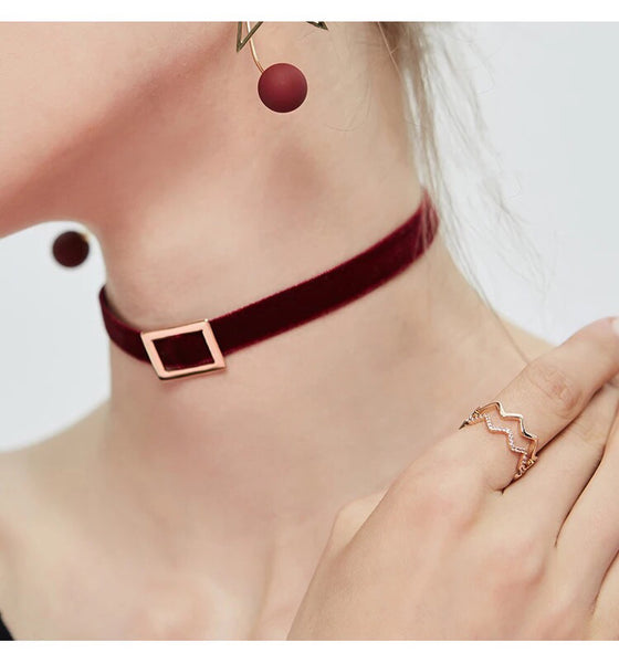 Red Wine Chocker