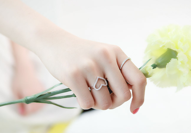 Soft Line Ring